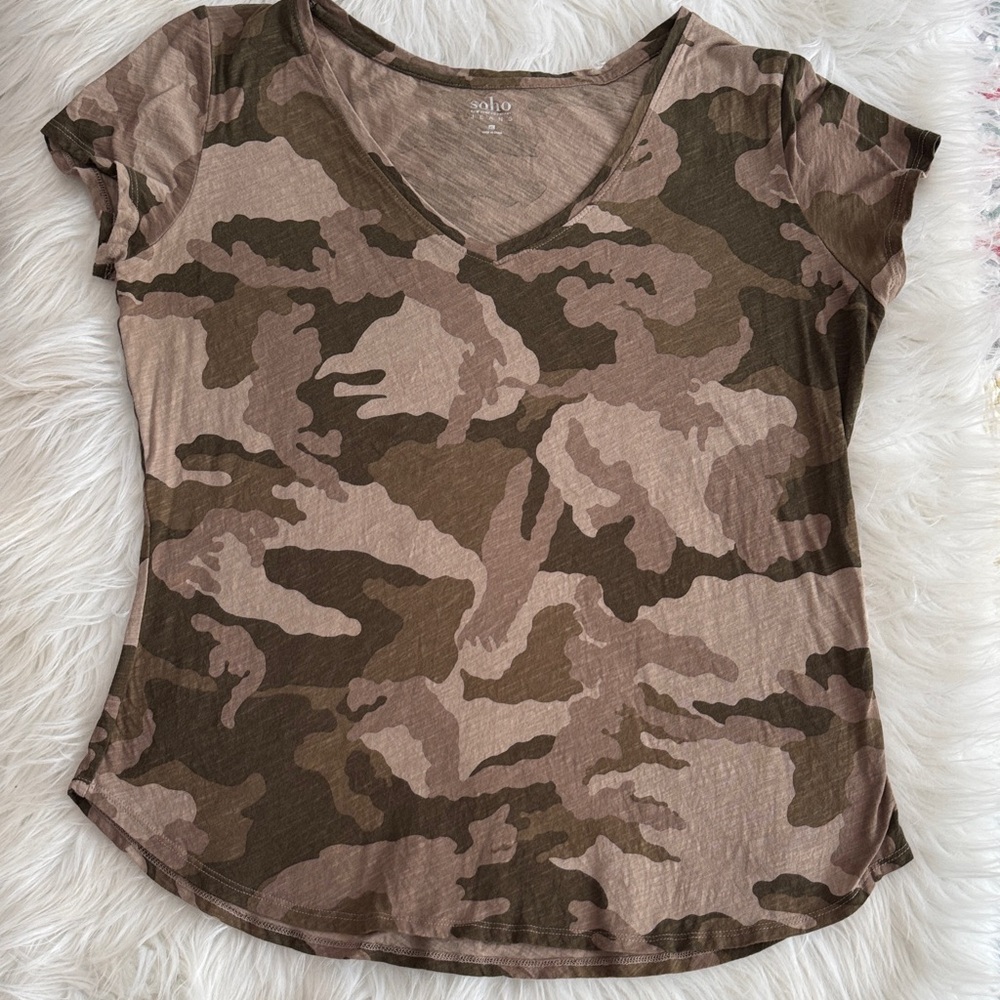 New York & Company Taupe and Olive Camo V-Neck Short Sleeve Tee